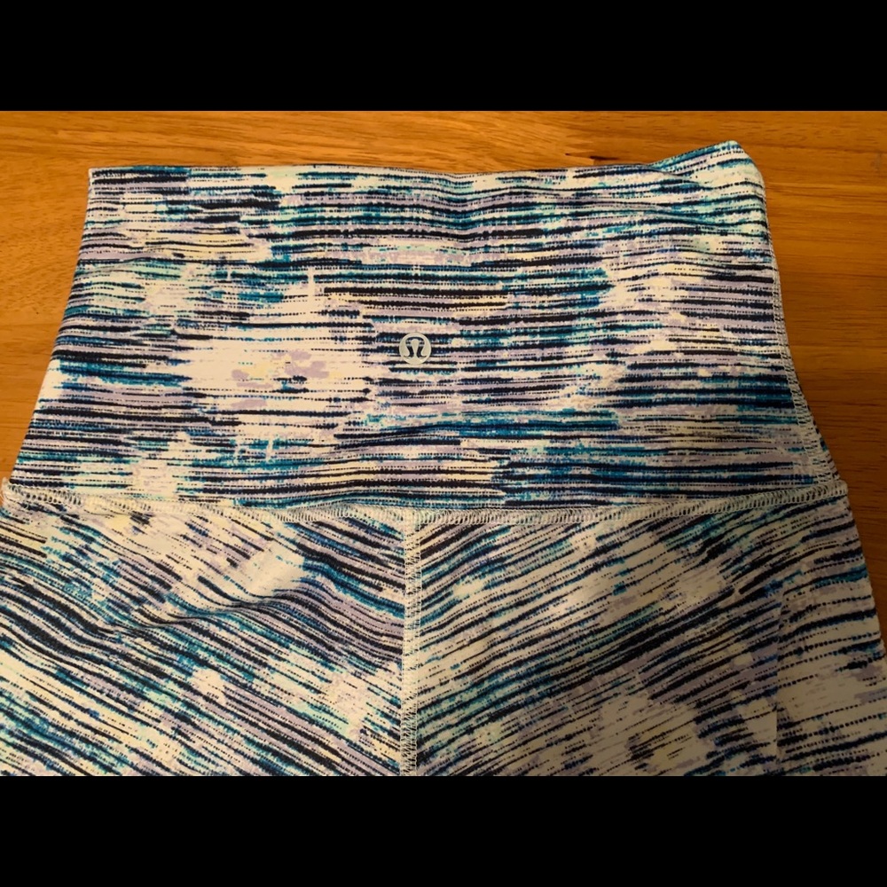 Lululemon Inspire Crop